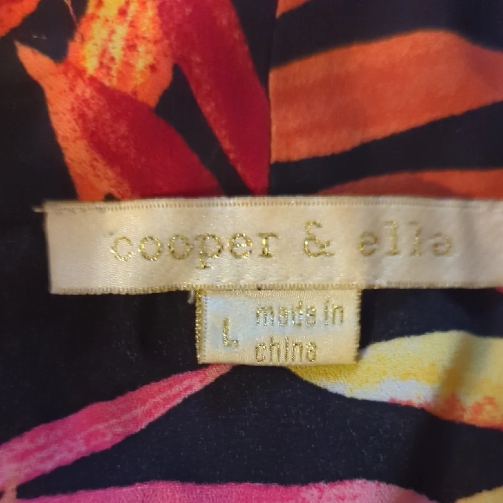 Cooper & Ella Tropical Floral Blouse - Black and Pink - Picture 2 of 3